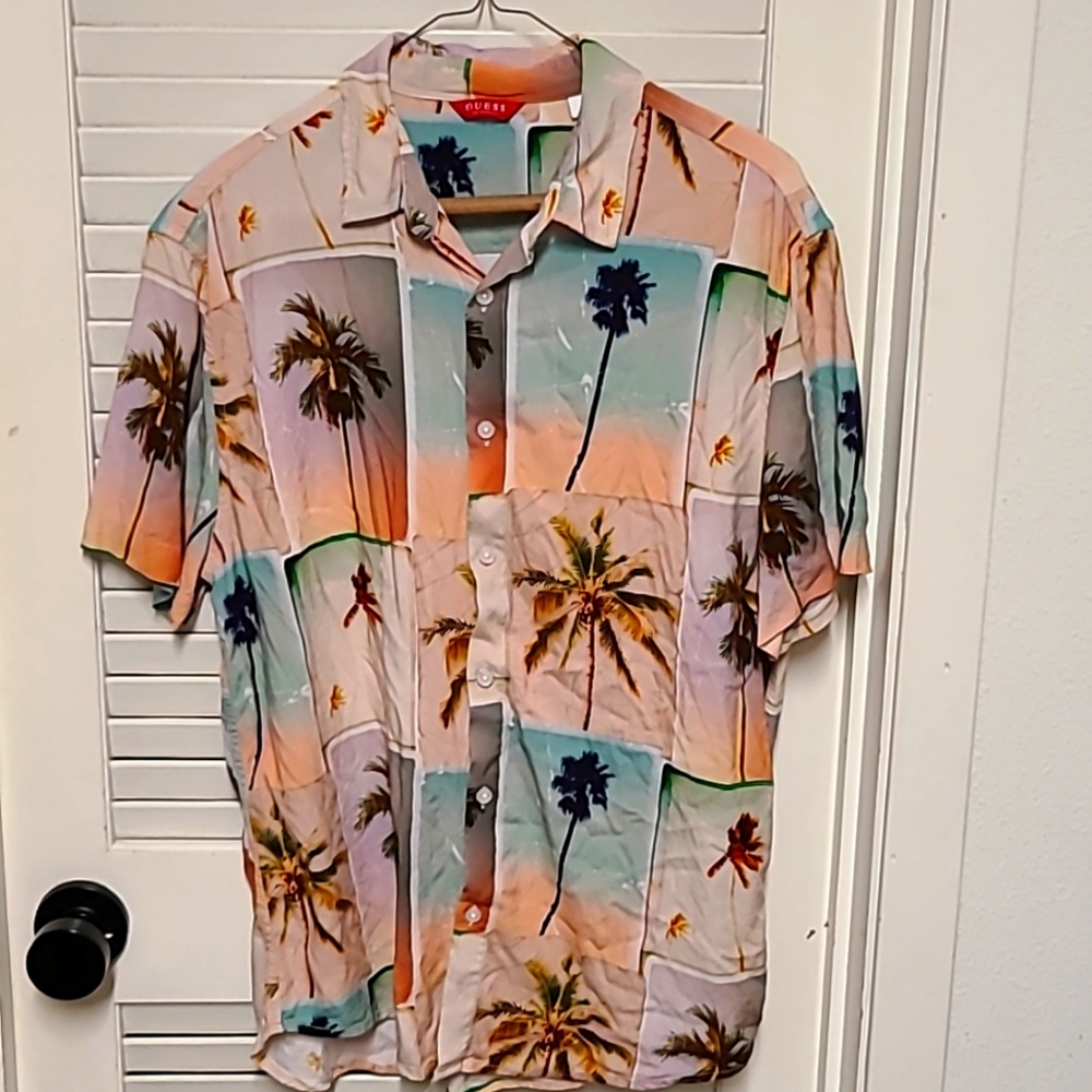 Men's Guess Hawaiian style aloha button up shirt